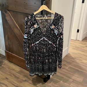 Free people dress with flowers size 6/medium